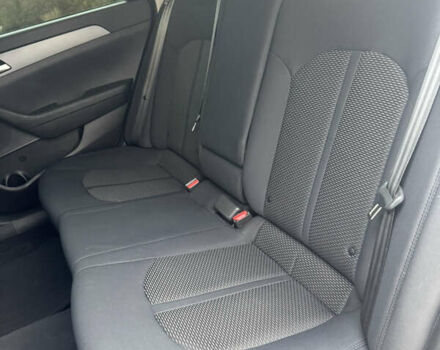 Серый Хендай Соната, объемом двигателя 2.36 л и пробегом 122 тыс. км за 11300 $, фото 16 на Automoto.ua