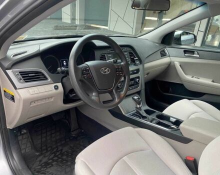 Серый Хендай Соната, объемом двигателя 2.4 л и пробегом 177 тыс. км за 10950 $, фото 15 на Automoto.ua