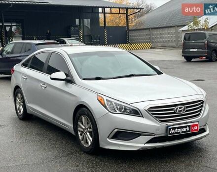 Серый Хендай Соната, объемом двигателя 2.4 л и пробегом 145 тыс. км за 9690 $, фото 2 на Automoto.ua