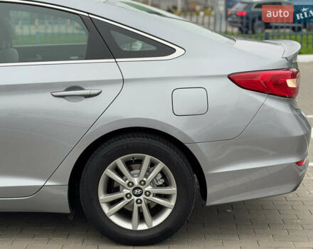 Сірий Хендай Соната, об'ємом двигуна 2.4 л та пробігом 167 тис. км за 8900 $, фото 12 на Automoto.ua