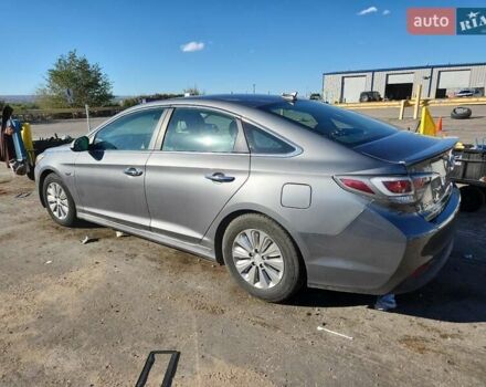 Серый Хендай Соната, объемом двигателя 2 л и пробегом 169 тыс. км за 1500 $, фото 3 на Automoto.ua