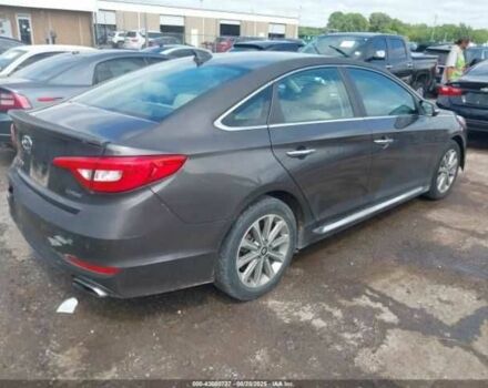 Сірий Хендай Соната, об'ємом двигуна 2.4 л та пробігом 104 тис. км за 2500 $, фото 4 на Automoto.ua