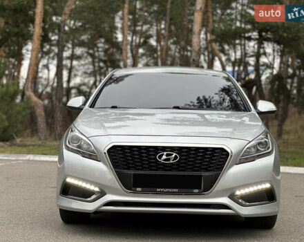 Сірий Хендай Соната, об'ємом двигуна 2 л та пробігом 140 тис. км за 14300 $, фото 3 на Automoto.ua