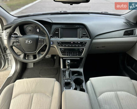 Сірий Хендай Соната, об'ємом двигуна 2 л та пробігом 140 тис. км за 14300 $, фото 32 на Automoto.ua