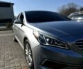 Серый Хендай Соната, объемом двигателя 2.36 л и пробегом 207 тыс. км за 11000 $, фото 1 на Automoto.ua