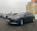 Серый Хендай Соната, объемом двигателя 2 л и пробегом 192 тыс. км за 12900 $, фото 3 на Automoto.ua