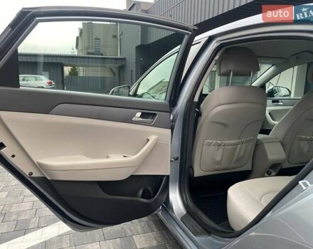 Серый Хендай Соната, объемом двигателя 2.36 л и пробегом 177 тыс. км за 10950 $, фото 11 на Automoto.ua