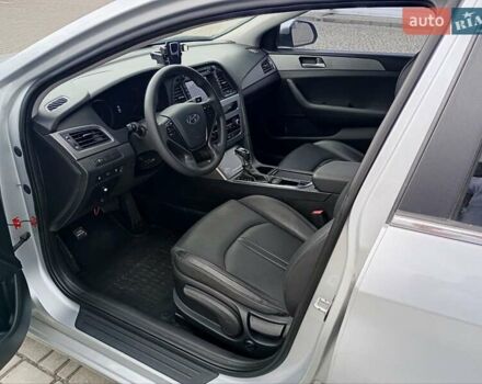 Сірий Хендай Соната, об'ємом двигуна 2 л та пробігом 377 тис. км за 9900 $, фото 18 на Automoto.ua