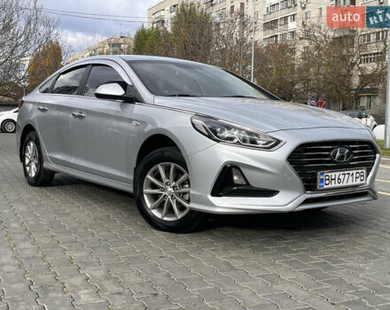 Серый Хендай Соната, объемом двигателя 2 л и пробегом 165 тыс. км за 12900 $, фото 5 на Automoto.ua