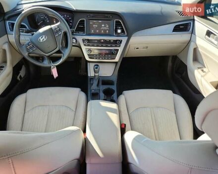 Серый Хендай Соната, объемом двигателя 2 л и пробегом 169 тыс. км за 1500 $, фото 6 на Automoto.ua