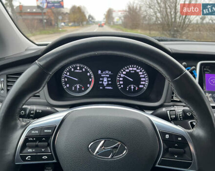 Сірий Хендай Соната, об'ємом двигуна 2 л та пробігом 170 тис. км за 15000 $, фото 2 на Automoto.ua