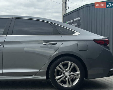 Серый Хендай Соната, объемом двигателя 2.4 л и пробегом 133 тыс. км за 13850 $, фото 9 на Automoto.ua