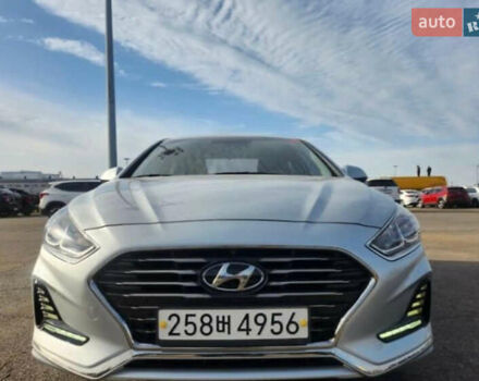 Сірий Хендай Соната, об'ємом двигуна 2 л та пробігом 280 тис. км за 8800 $, фото 1 на Automoto.ua