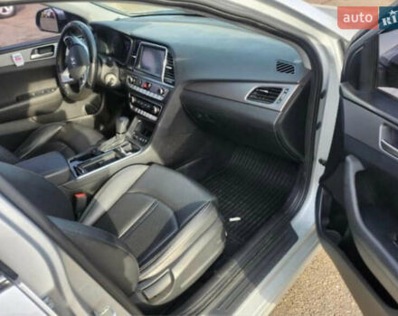 Сірий Хендай Соната, об'ємом двигуна 2 л та пробігом 280 тис. км за 8800 $, фото 7 на Automoto.ua