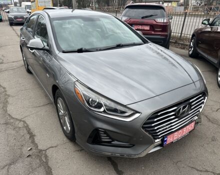 Сірий Хендай Соната, об'ємом двигуна 2 л та пробігом 136 тис. км за 16800 $, фото 1 на Automoto.ua