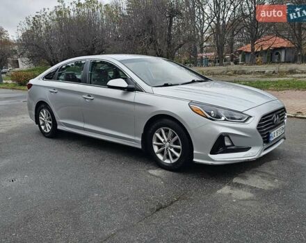 Серый Хендай Соната, объемом двигателя 2.36 л и пробегом 130 тыс. км за 9900 $, фото 2 на Automoto.ua