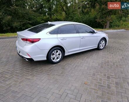 Серый Хендай Соната, объемом двигателя 2.36 л и пробегом 90 тыс. км за 12600 $, фото 7 на Automoto.ua