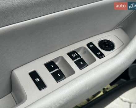 Серый Хендай Соната, объемом двигателя 2.4 л и пробегом 133 тыс. км за 13850 $, фото 18 на Automoto.ua