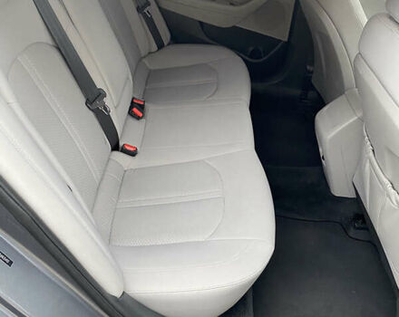 Серый Хендай Соната, объемом двигателя 2.4 л и пробегом 75 тыс. км за 13700 $, фото 8 на Automoto.ua