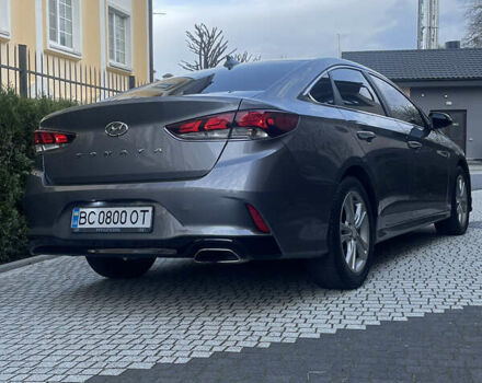 Серый Хендай Соната, объемом двигателя 2.4 л и пробегом 140 тыс. км за 13950 $, фото 3 на Automoto.ua