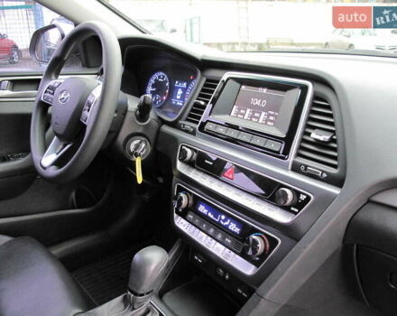 Сірий Хендай Соната, об'ємом двигуна 0 л та пробігом 256 тис. км за 13999 $, фото 41 на Automoto.ua