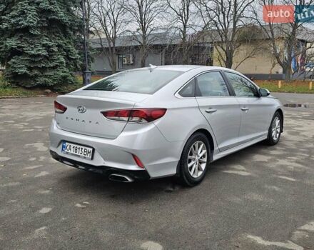 Сірий Хендай Соната, об'ємом двигуна 2.36 л та пробігом 130 тис. км за 9600 $, фото 9 на Automoto.ua