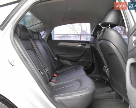 Сірий Хендай Соната, об'ємом двигуна 0 л та пробігом 256 тис. км за 13999 $, фото 45 на Automoto.ua