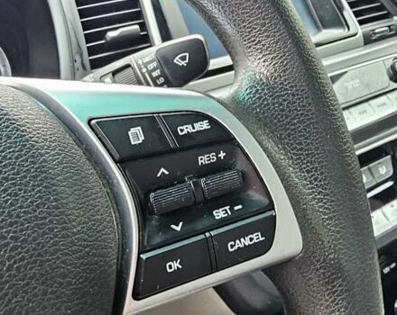 Серый Хендай Соната, объемом двигателя 2.36 л и пробегом 130 тыс. км за 9900 $, фото 16 на Automoto.ua