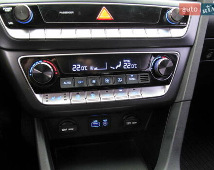 Сірий Хендай Соната, об'ємом двигуна 0 л та пробігом 256 тис. км за 13999 $, фото 67 на Automoto.ua