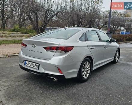 Серый Хендай Соната, объемом двигателя 2.36 л и пробегом 130 тыс. км за 9900 $, фото 3 на Automoto.ua