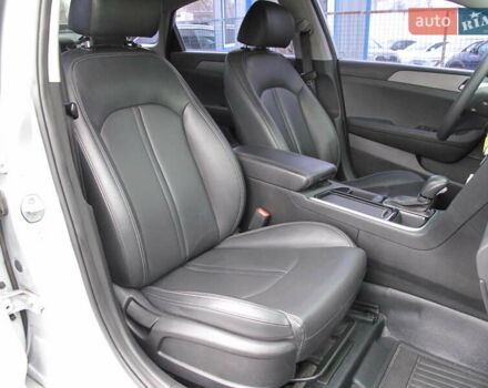 Сірий Хендай Соната, об'ємом двигуна 0 л та пробігом 256 тис. км за 13999 $, фото 39 на Automoto.ua