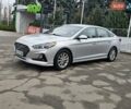 Сірий Хендай Соната, об'ємом двигуна 2.36 л та пробігом 130 тис. км за 9600 $, фото 2 на Automoto.ua