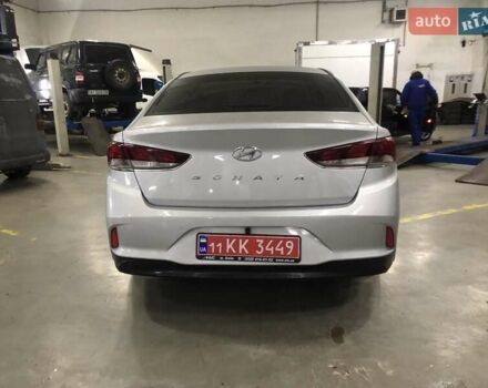 Серый Хендай Соната, объемом двигателя 2 л и пробегом 388 тыс. км за 11490 $, фото 1 на Automoto.ua