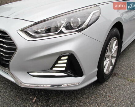 Сірий Хендай Соната, об'ємом двигуна 0 л та пробігом 256 тис. км за 13999 $, фото 7 на Automoto.ua