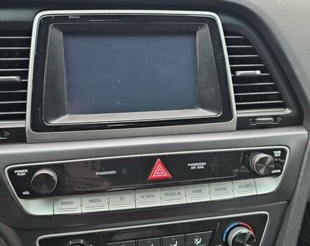 Сірий Хендай Соната, об'ємом двигуна 2.36 л та пробігом 130 тис. км за 9600 $, фото 30 на Automoto.ua