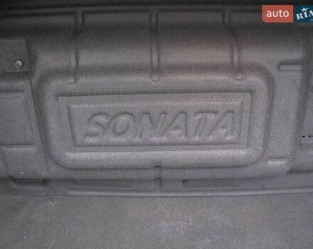 Сірий Хендай Соната, об'ємом двигуна 0 л та пробігом 256 тис. км за 13999 $, фото 30 на Automoto.ua