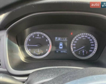 Сірий Хендай Соната, об'ємом двигуна 2 л та пробігом 280 тис. км за 8800 $, фото 8 на Automoto.ua