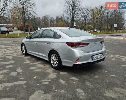 Сірий Хендай Соната, об'ємом двигуна 2.36 л та пробігом 130 тис. км за 9600 $, фото 7 на Automoto.ua