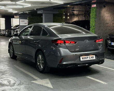 Сірий Хендай Соната, об'ємом двигуна 2.36 л та пробігом 109 тис. км за 12999 $, фото 4 на Automoto.ua