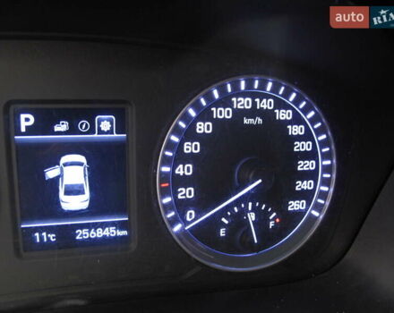 Сірий Хендай Соната, об'ємом двигуна 0 л та пробігом 256 тис. км за 13999 $, фото 58 на Automoto.ua