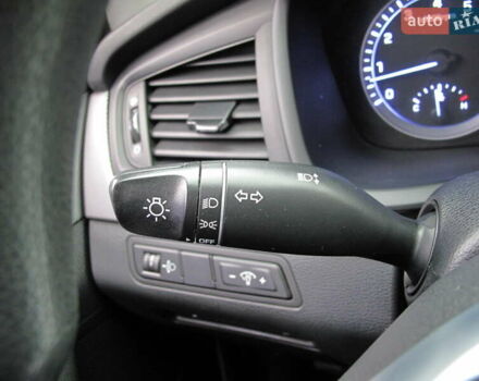 Сірий Хендай Соната, об'ємом двигуна 0 л та пробігом 256 тис. км за 13999 $, фото 62 на Automoto.ua