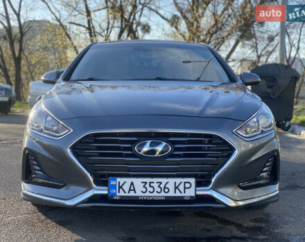 Серый Хендай Соната, объемом двигателя 2.4 л и пробегом 75 тыс. км за 13700 $, фото 1 на Automoto.ua