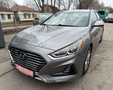 Сірий Хендай Соната, об'ємом двигуна 2 л та пробігом 136 тис. км за 16800 $, фото 6 на Automoto.ua