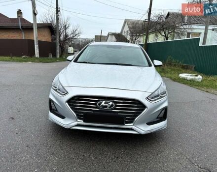 Сірий Хендай Соната, об'ємом двигуна 2.36 л та пробігом 83 тис. км за 10900 $, фото 4 на Automoto.ua