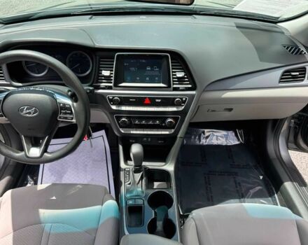 Серый Хендай Соната, объемом двигателя 2.4 л и пробегом 70 тыс. км за 7500 $, фото 11 на Automoto.ua