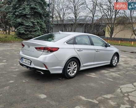 Сірий Хендай Соната, об'ємом двигуна 2.36 л та пробігом 130 тис. км за 9600 $, фото 4 на Automoto.ua