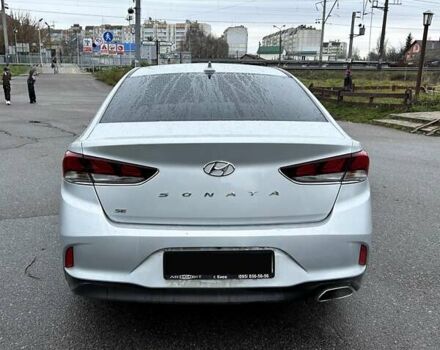 Сірий Хендай Соната, об'ємом двигуна 2.36 л та пробігом 83 тис. км за 10900 $, фото 5 на Automoto.ua