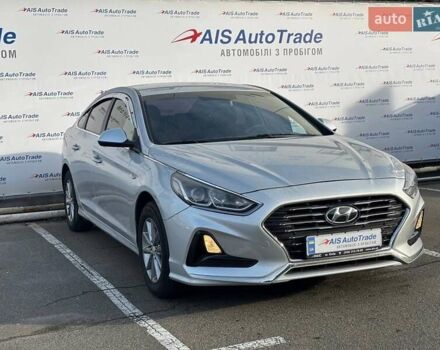 Сірий Хендай Соната, об'ємом двигуна 2 л та пробігом 390 тис. км за 11490 $, фото 5 на Automoto.ua