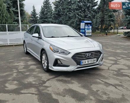 Сірий Хендай Соната, об'ємом двигуна 2.36 л та пробігом 130 тис. км за 9600 $, фото 1 на Automoto.ua