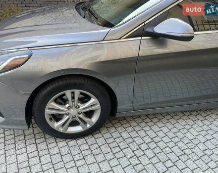 Серый Хендай Соната, объемом двигателя 2.4 л и пробегом 140 тыс. км за 13950 $, фото 13 на Automoto.ua